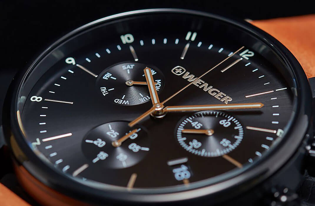 Wenger Seaforce 01.1743.115 , наручные мужские часы фото под углом